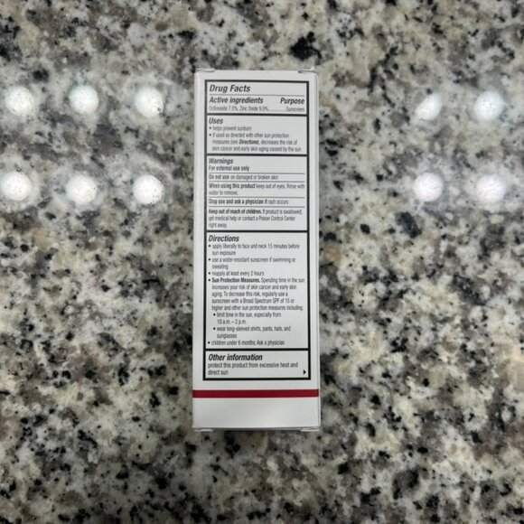 EltaMD UV Daily SPF 40 - Picture 3 of 5